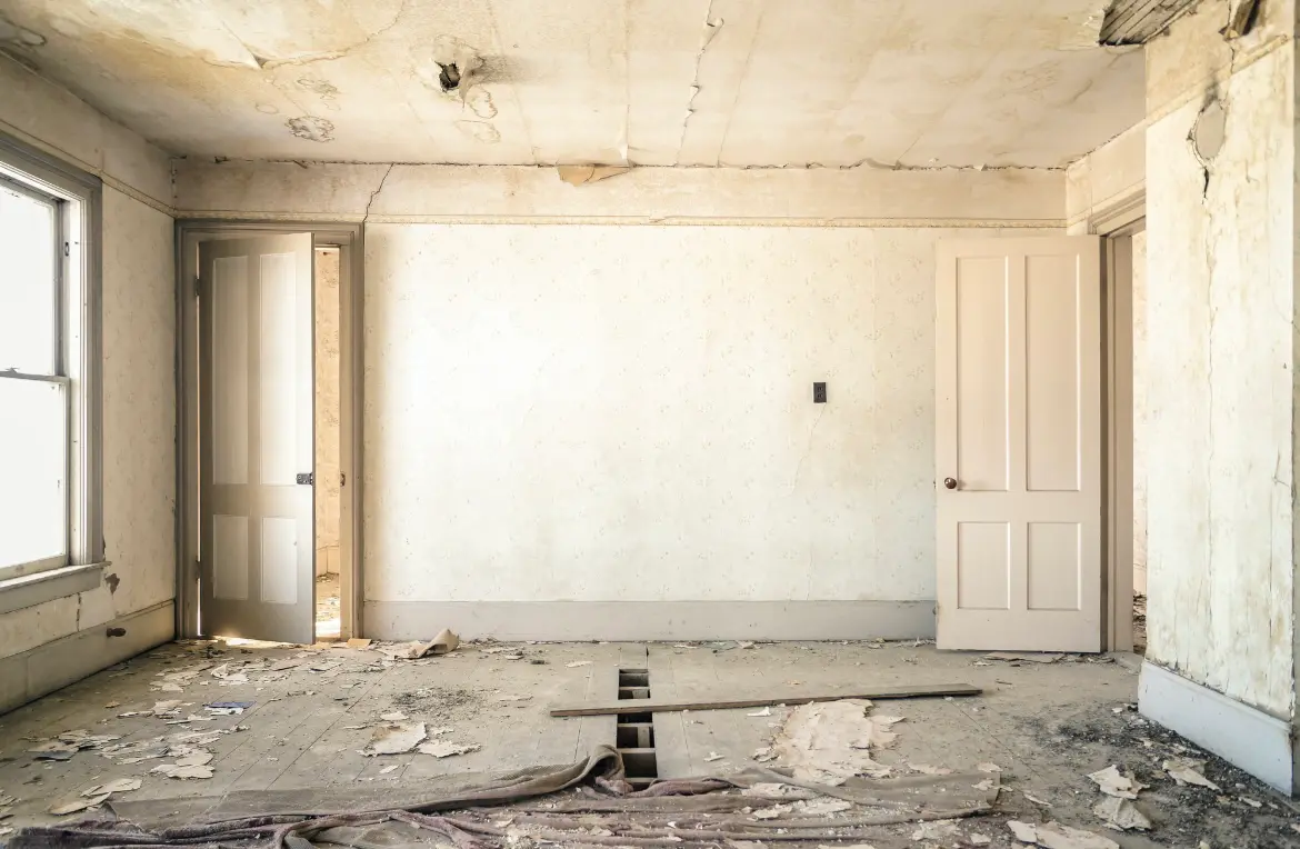 Waste disposal crew managing a cleanout project in Garnett